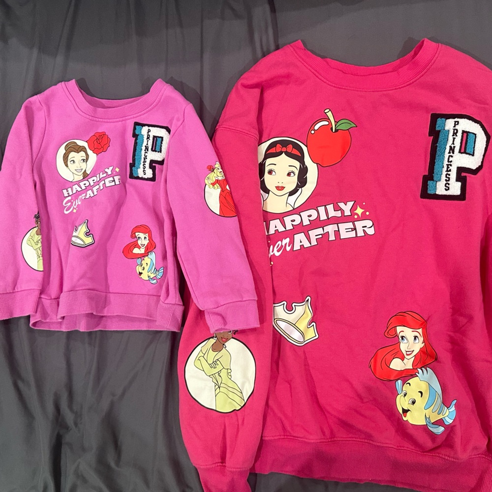 🎉♥️Disney matching sweatshirts